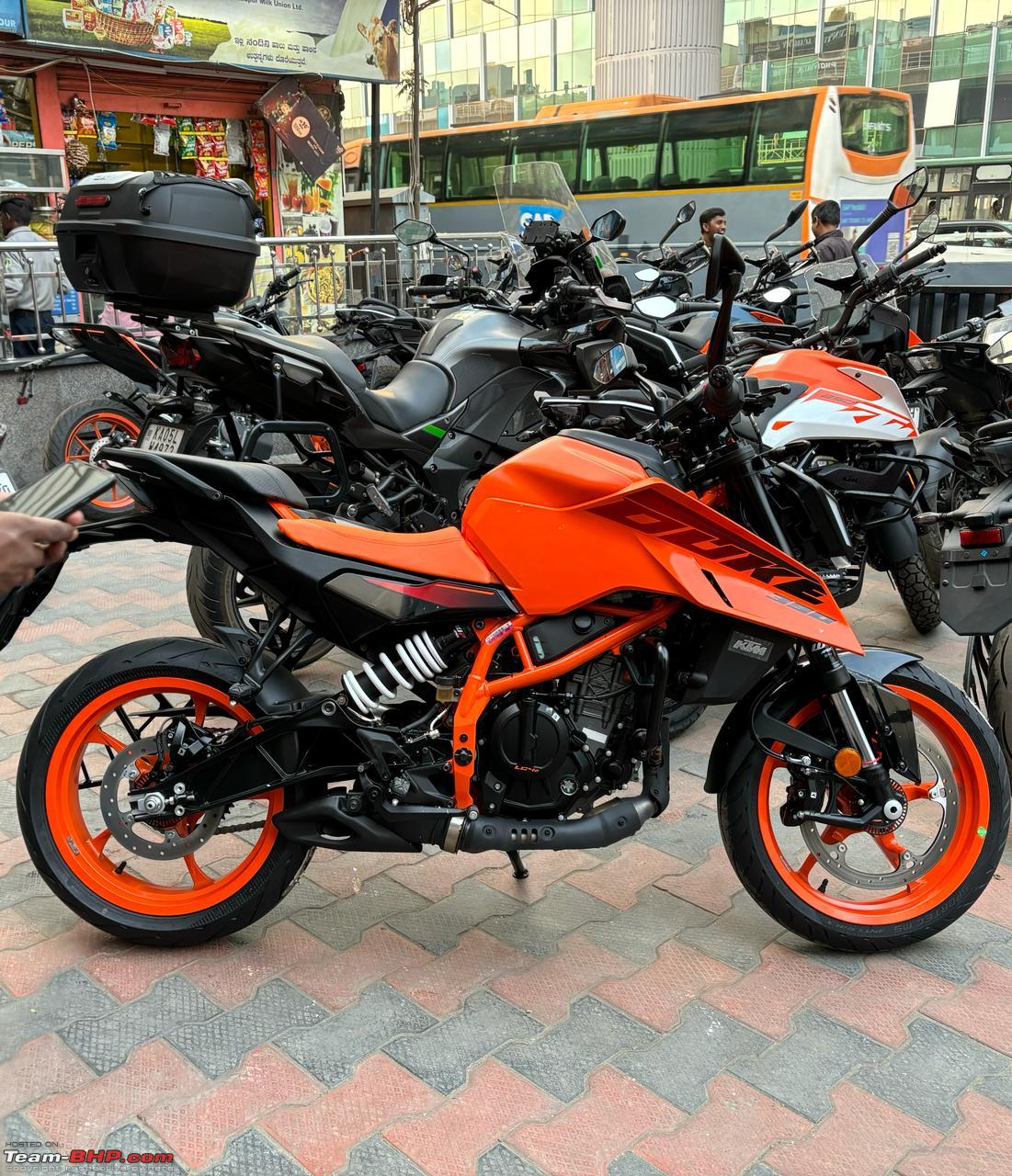 2024 KTM 125 DUKE & KTM 390 DUKE: NO FILTERS, NO BULLSHIT.