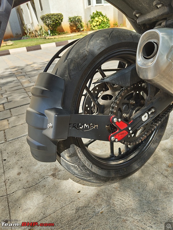 Triumph Speed 400 Review-tyre-hugger.jpg