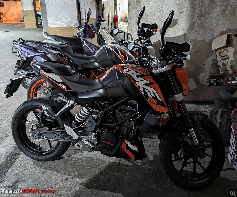 2012 KTM Duke 200 - Daisy's Tales Unfolded-01.jpg