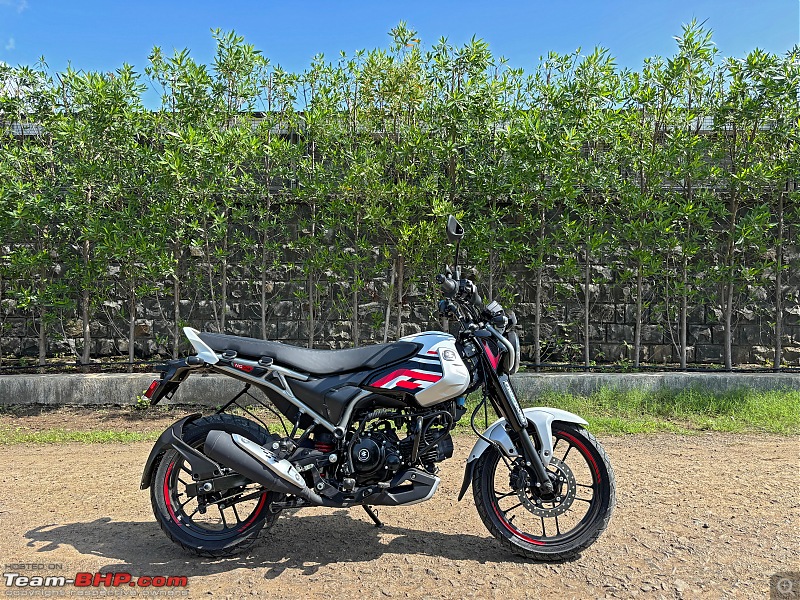 Bajaj Freedom 125 CNG Review-side_profile.jpg