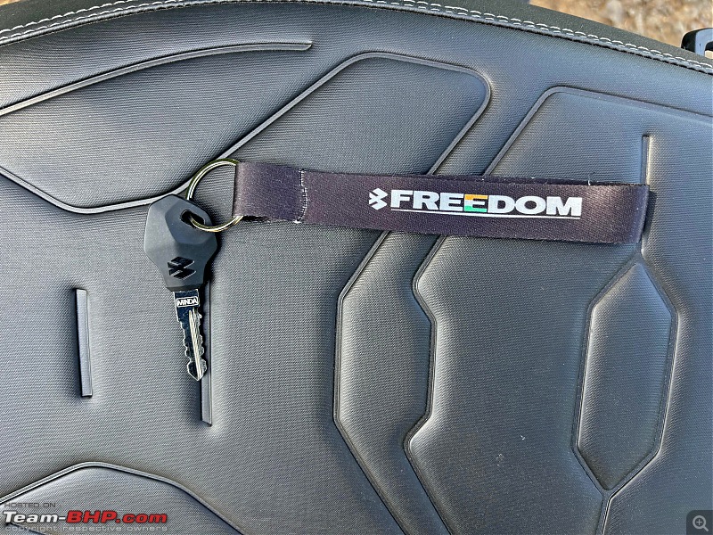 Bajaj Freedom 125 CNG Review-key.jpg