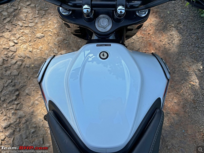 Bajaj Freedom 125 CNG Review-tank.jpg