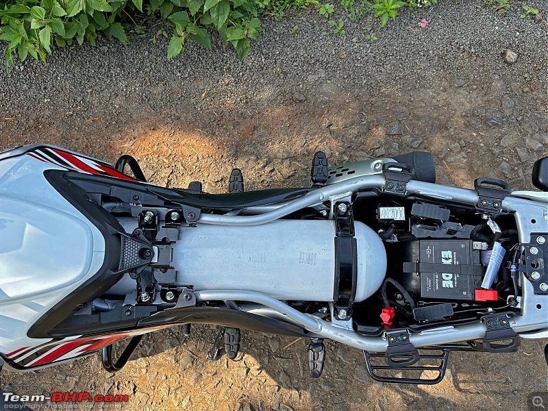 Bajaj Freedom 125 CNG Review-under_the_seat.jpg