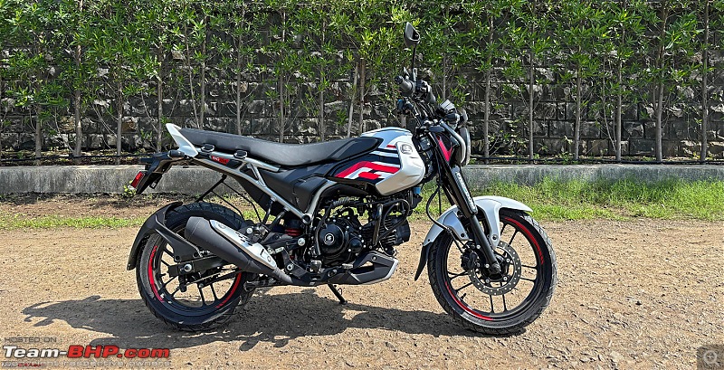 Bajaj Freedom 125 CNG Review-side_profile.jpg