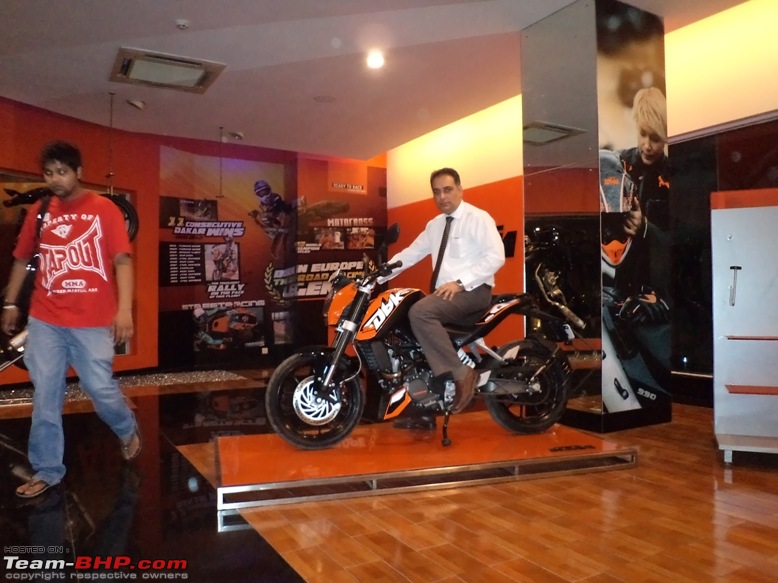 KTM Duke 200 : Baby Duke 222 unites with her new family!-dsc00156.jpg