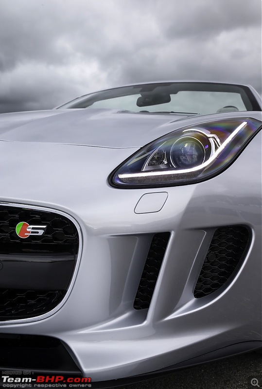 Jaguar F-Type : Driven-ledrunninglights.jpg