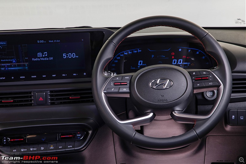 Hyundai i20 Review-steering.jpg