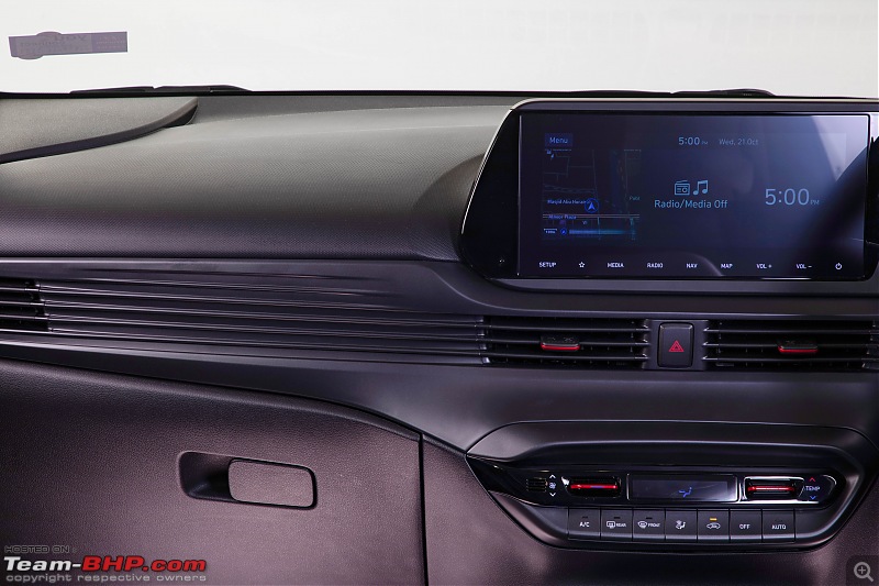 Hyundai i20 Review-dash.jpg