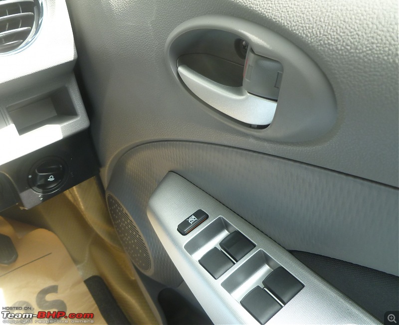 Toyota Liva : Test Drive & Review-p1030078.jpg