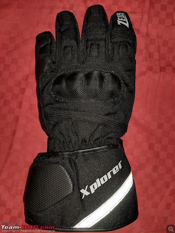 The Riding Gear thread-gloves-front.jpg