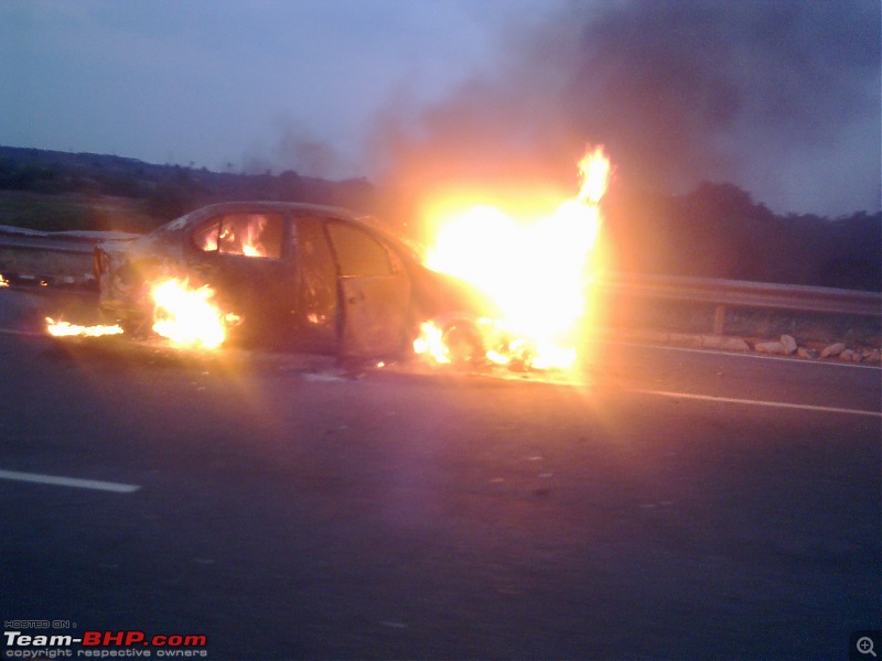 Accidents : Vehicles catching Fire in India-10032013442.jpg