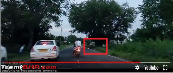 Accidents in India | Pics & Videos-car-behind-tree.jpg