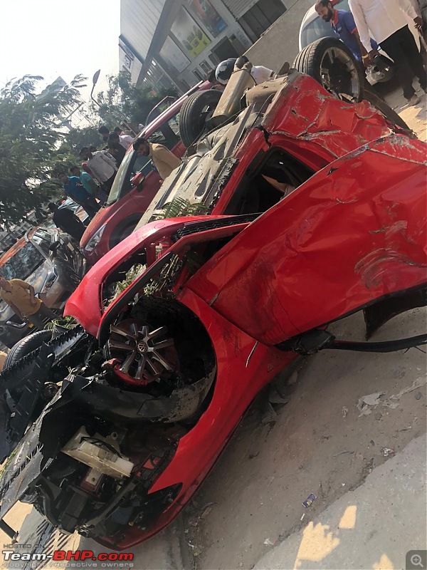 Massive Polo GTI accident in Hyderabad - Falls off a flyover!-5.jpg