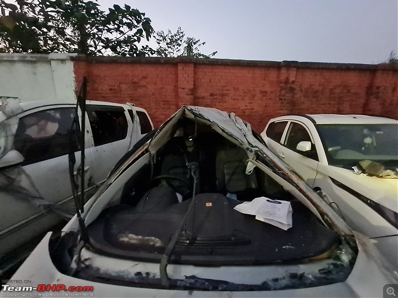 Ecosport toppled multiple times with none of the 6 airbags deployed-20211110_171429.jpg