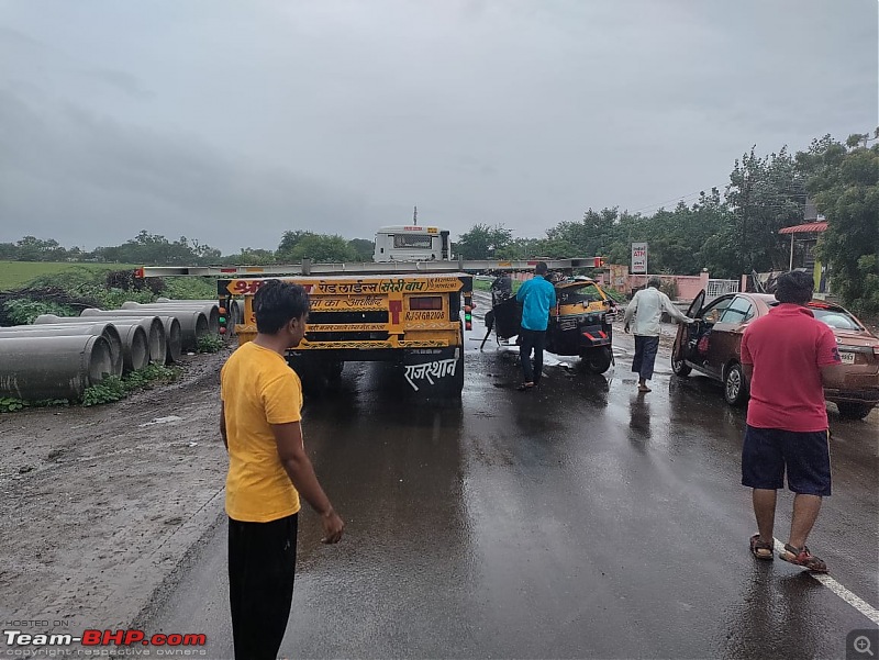 Truck's extra-wide load smashes off our rickshaw's roof & hits me in the head-whatsapp-image-20220714-9.25.30-am.jpeg