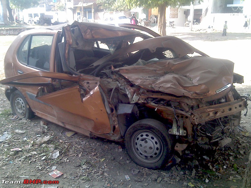 Accidents in India | Pics & Videos-indica_acc1.jpg