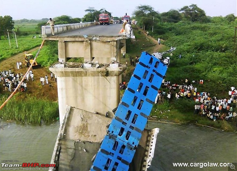 Accidents in India | Pics & Videos-disaster2009.india.bridge7.jpg