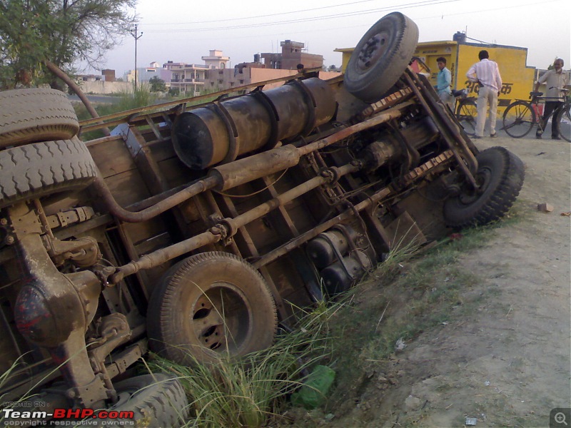 Accidents in India | Pics & Videos-truck.jpg