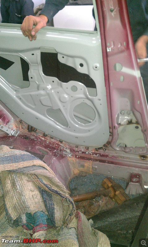 Fiat Punto Accident: B-pillar damage-1_imag0137.jpg