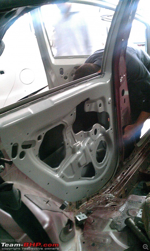 Fiat Punto Accident: B-pillar damage-1_imag0132.jpg