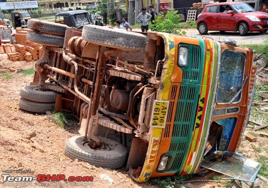 Accidents in India | Pics & Videos-car_0905126.jpg