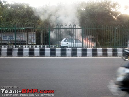 Accidents : Vehicles catching Fire in India-20120925920.jpg