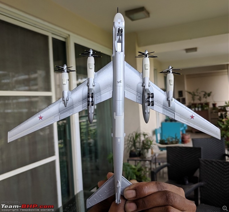 Scale Models - Aircraft, Battle Tanks & Ships-tu95-bear-9.jpg