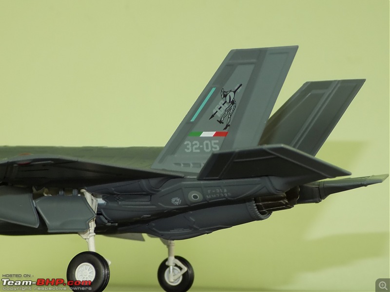 Scale Models - Aircraft, Battle Tanks & Ships-f35_12.jpg