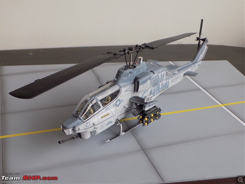 Scale Models - Aircraft, Battle Tanks & Ships-ah1w_1.jpg