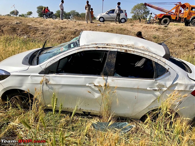 Tata Tigor Accident - Axle breaks on the highway. Driver error or manufacturing defect?-img_7861.jpg