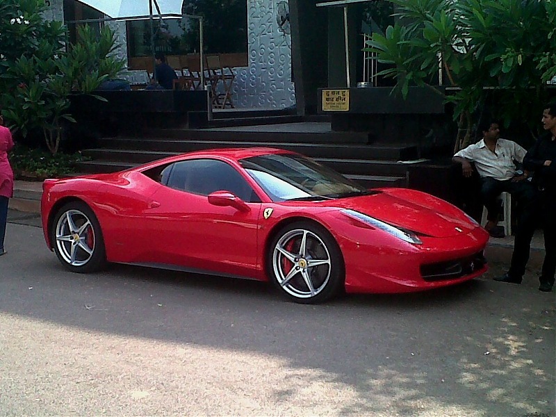 Феррари 458 Italia розовая