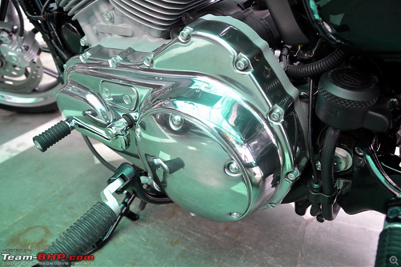 Harley Davidson Superlow XL883L - The Comprehensive Review-11_engine-clutch-cover.jpg