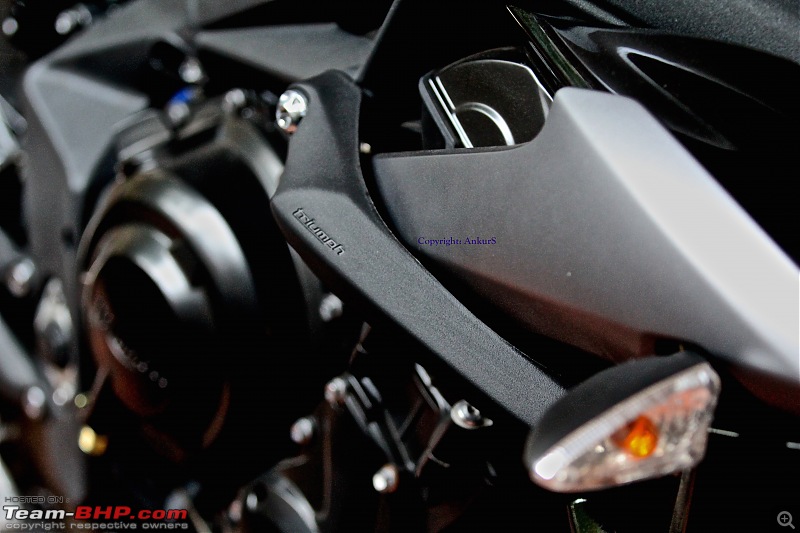 2015 Triumph Street Triple: An unexpected addition-11.-acc_sliders_2.jpg