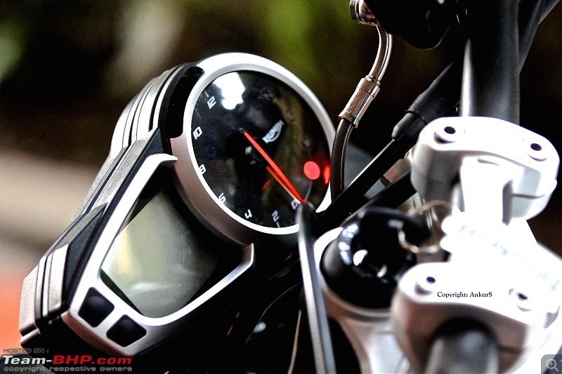 2015 Triumph Street Triple: An unexpected addition-14.-instrument-panel_off_2.jpg