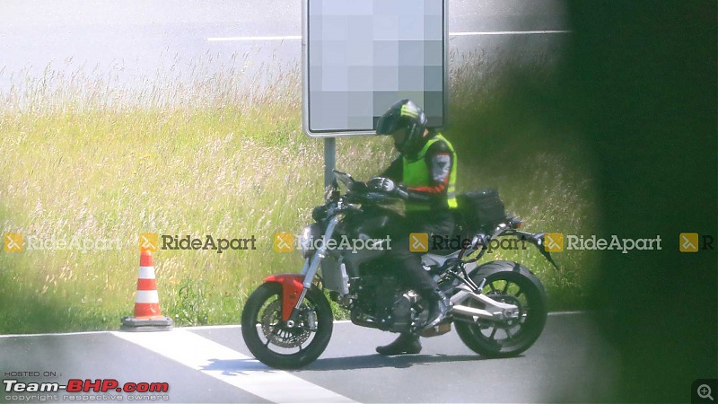 Next-gen Ducati Monster spied-2021ducatimonsterspyphotos.jpg