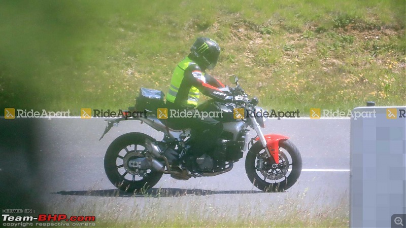 Next-gen Ducati Monster spied-2021ducatimonsterspyphotos-1.jpg
