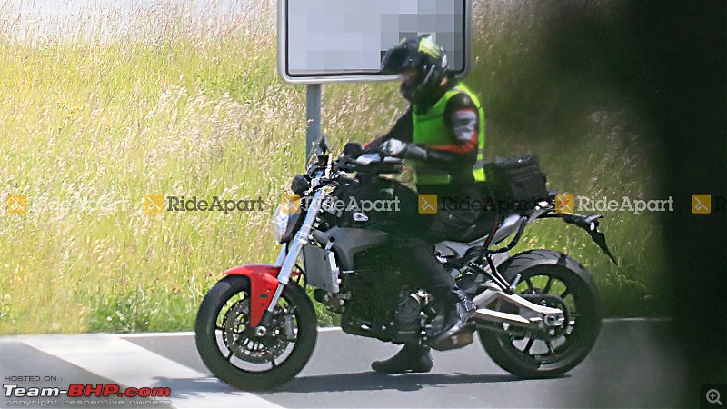 Next-gen Ducati Monster spied-2021ducatimonsterspyphotos-2.jpg