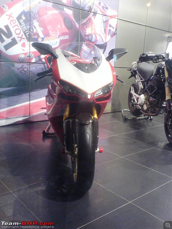 Ducati opens Shop in Mumbai. EDIT: And now in Gurgaon-dsc00512.jpg