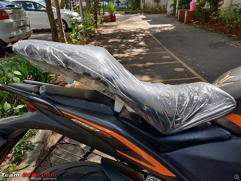 The All-Rounder | My Kawasaki Versys 650 | Ownership Review-cbrvsversysseat.jpg