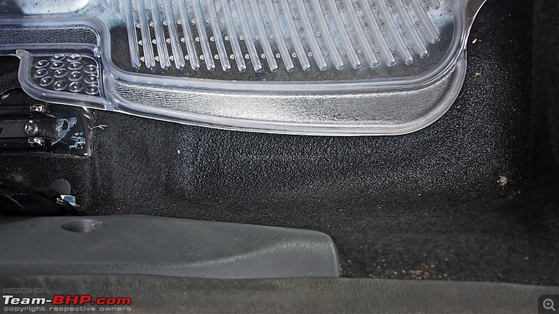 Renault Duster: Water leakage on the floor carpet. EDIT, now Solved!-pc040009.jpg