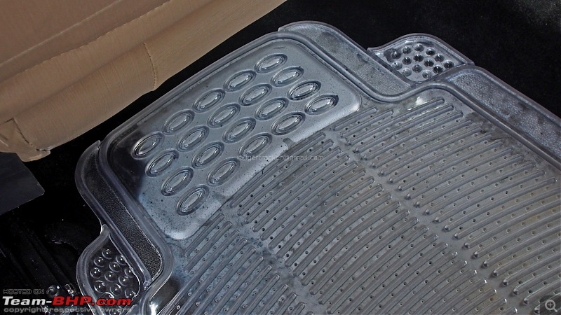 Renault Duster: Water leakage on the floor carpet. EDIT, now Solved!-pc040008.jpg