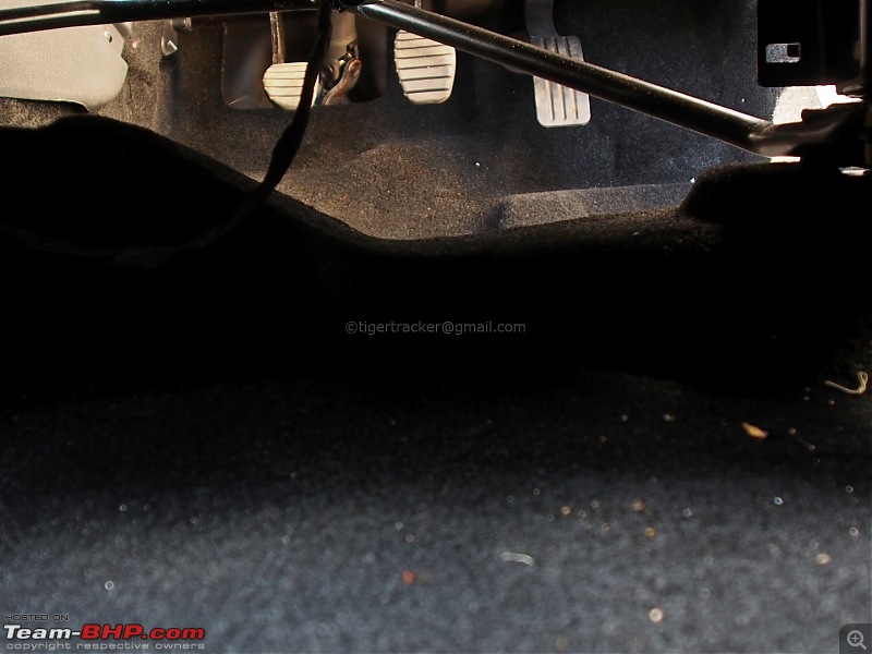 Renault Duster: Water leakage on the floor carpet. EDIT, now Solved!-hump2.jpg