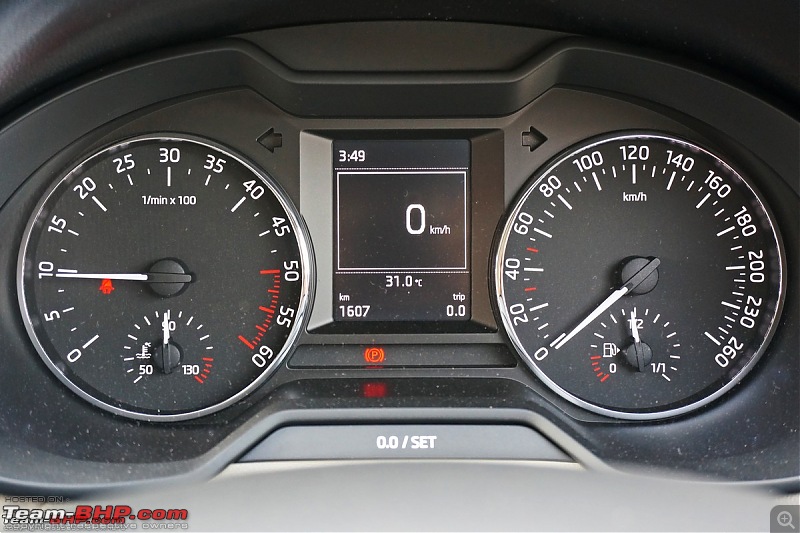 Red markings at 30, 50 & 130 kmph in VAG speedometers - What are they?-skodaoctavia35.jpg
