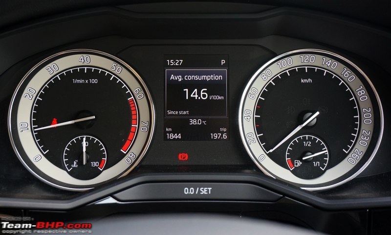 Red markings at 30, 50 & 130 kmph in VAG speedometers - What are they?-2016skodasuperb06.jpg