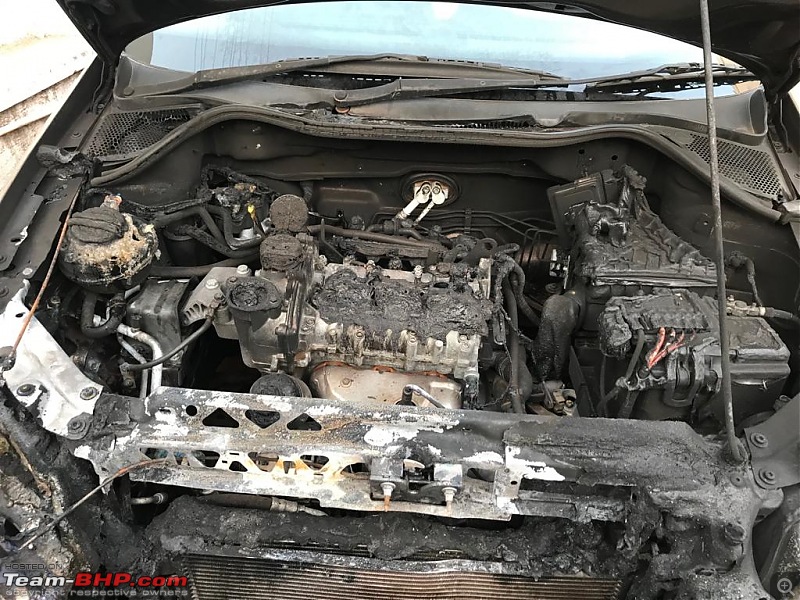 Parked VW Ameo catches fire. Now what?-05.jpg