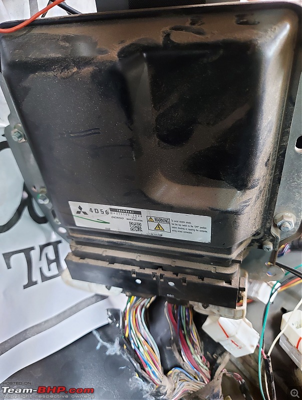 Mitsubishi Pajero Sport | Diagnosing an Ultra-Low Leak in the Aircon System-pajerosport_ecu.jpg