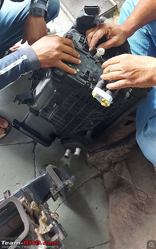 Mitsubishi Pajero Sport | Diagnosing an Ultra-Low Leak in the Aircon System-pajerosport_hvacunit_refit.jpg