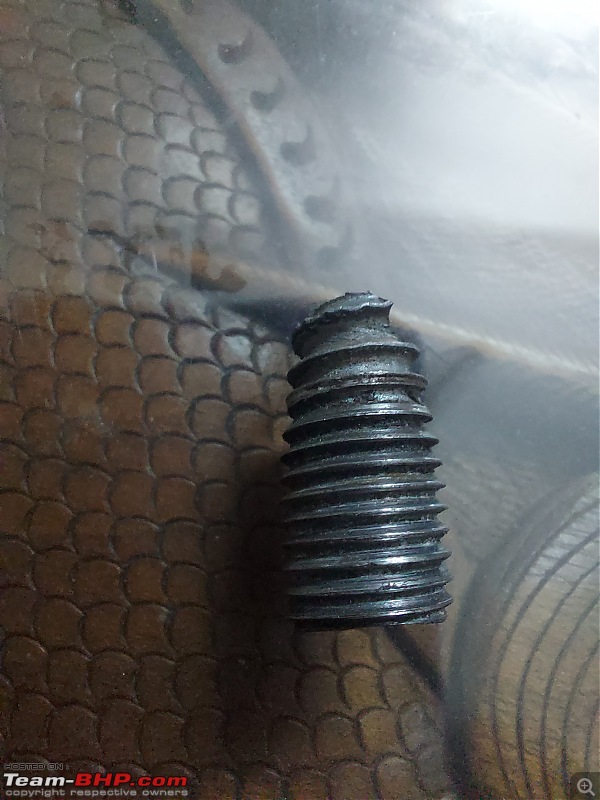2012 Mitsubishi Pajero Sport | Maintenance Update and Some Upgrades-hubbolt_broken.jpg