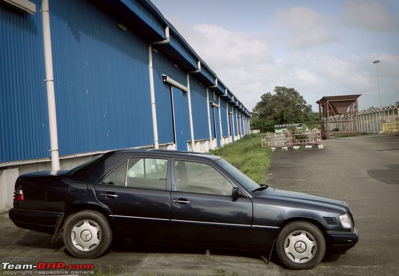 The legendary W124 comes home - Mercedes E250D-t3.jpg