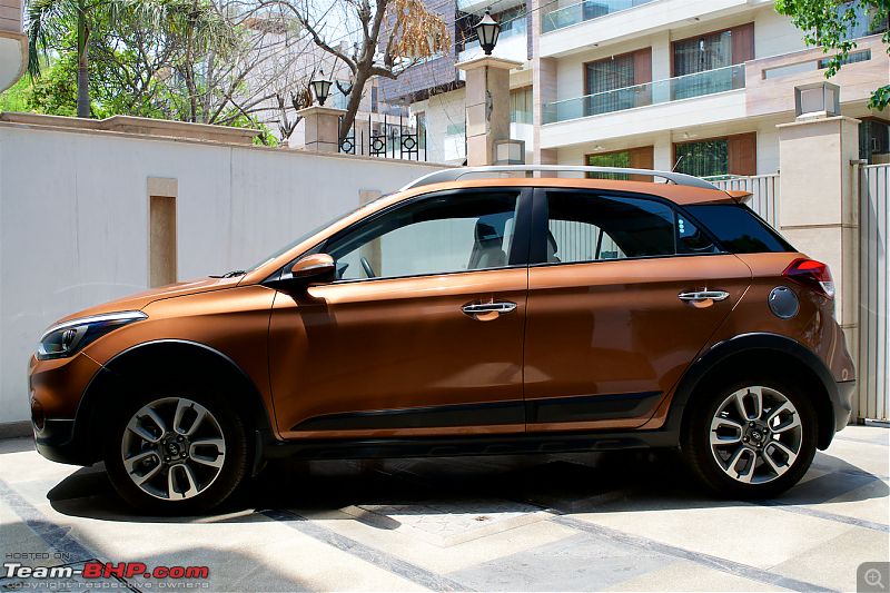 My Earth-Brown Hyundai i20 Active 1.4L CRDi SX-outside8.png